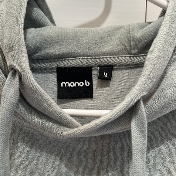 light green cropped sweatshirt - Picture 3 of 3